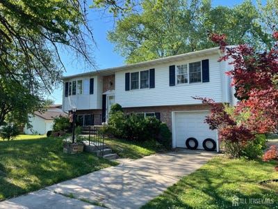 /international/us/8-durham-terrace-mount-holly-nj-110108281047/