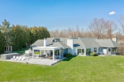 /international/us/431-mcgregor-point-alburgh-vt-110107805238/