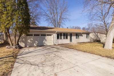 /international/us/112020-faber-lane-chaska-mn-110106471563/
