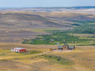 /international/us/1298-waterfall-rd-kemmerer-wy-110093317695/