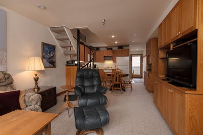 /international/us/3037-main-street-carrabassett-valley-me-110107460582/