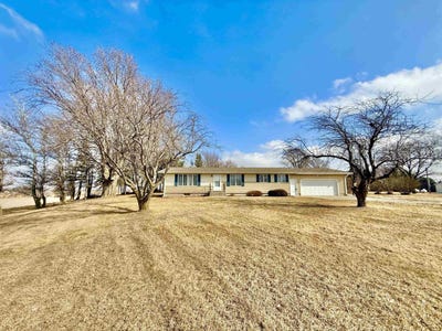 /international/us/23181-c60-hinton-ia-110106203855/