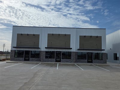 /international/us/1205-e-quinlan-parkway-quinlan-tx-110105805339/