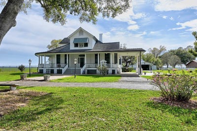 /international/us/4371-highway-1-napoleonville-la-110106585754/