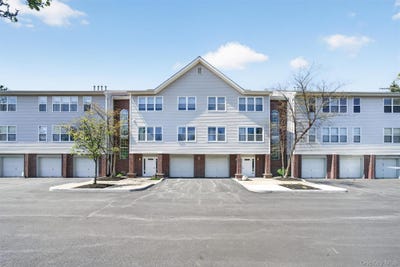 /international/us/66-deer-ct-drive-middletown-ny-110107735020/