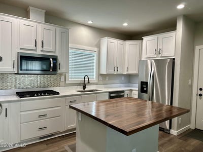 /international/us/353-steamboat-drive-gypsum-co-110104605890/