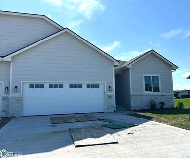 /international/us/782-ne-71st-street-pleasant-hill-ia-110100657766/