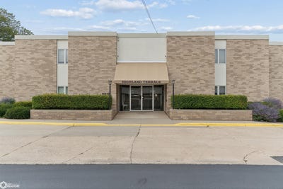 /international/us/2515-s-lakeview-court-unit-204-clear-lake-ia-110109751429/