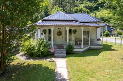 /international/us/6536-marrowbone-creek-road-elkhorn-city-ky-110100596642/