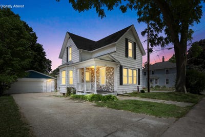 /international/us/547-forest-st-hartford-wi-110108575240/