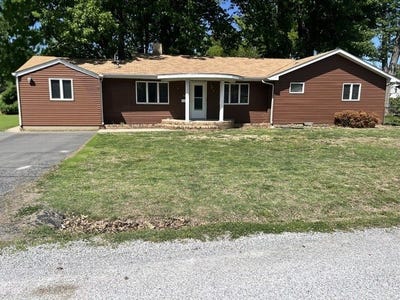 /international/us/511-w-5th-street-benton-il-110107512817/