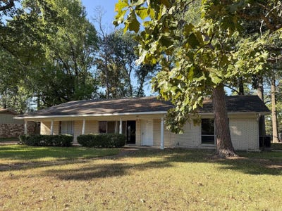 /international/us/105-woodbriar-way-wake-village-tx-110120454416/