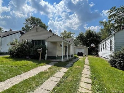 /international/us/630-e-madison-avenue-pontiac-mi-110072136038/