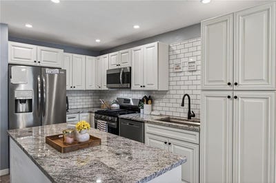 /international/us/13720-74th-avenue-n-maple-grove-mn-110107877006/
