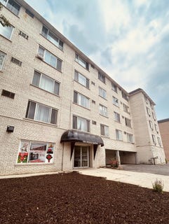 /international/us/1227-s-harlem-avenue-berwyn-il-110108986074/