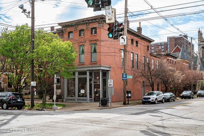 /international/us/1100-s-3rd-st-louisville-ky-110100979691/