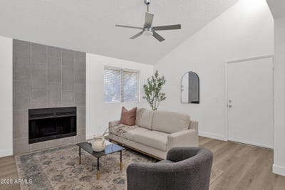 /international/us/1075-e-chandler-boulevard-chandler-az-110100353292/
