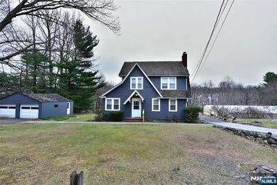 /international/us/182-airmont-avenue-mahwah-nj-110106733644/