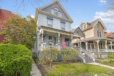 /international/us/627-hughes-street-cape-may-nj-110107406937/