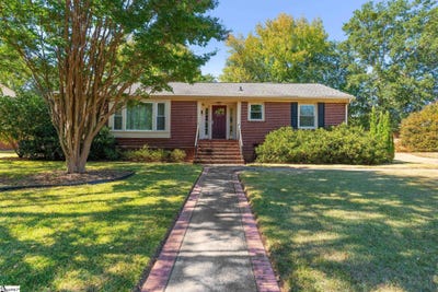 /international/us/215-alpine-way-greenville-sc-110120509029/