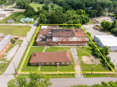 /international/us/450-college-street-newark-ar-110108424473/