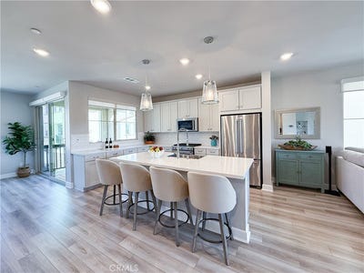 /international/us/7270-crystal-drive-huntington-beach-ca-110101001463/