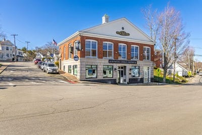 /international/us/4-townsend-avenue-boothbay-harbor-me-110109410572/
