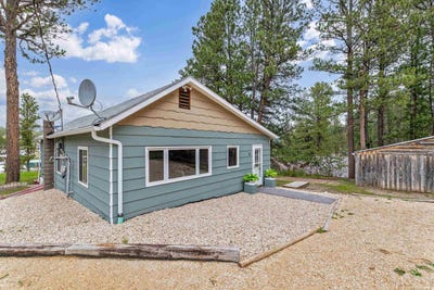 /international/us/222-s-2nd-street-custer-sd-110109059021/