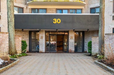 /international/us/30-greenridge-avenue-white-plains-ny-110106445148/