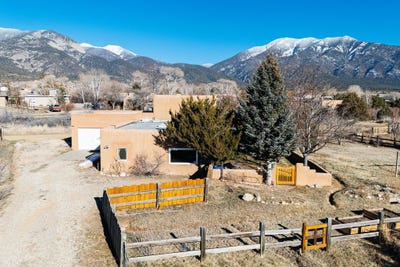 /international/us/63-las-animas-arroyo-seco-nm-110098085136/