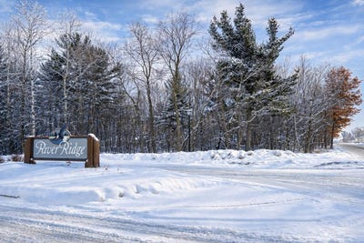/international/us/99-river-ridge-road-wisconsin-rapids-wi-110105032796/