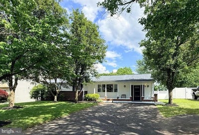 /international/us/23-maple-avenue-hatboro-pa-110108746730/