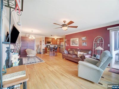 /international/us/250-gorge-road-cliffside-park-nj-110107474855/