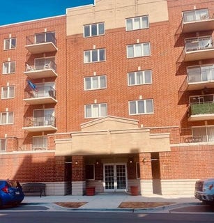 /international/us/3303-grove-avenue-berwyn-il-110107308305/