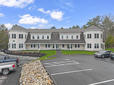 /international/us/5-village-park-drive-york-me-110107457431/
