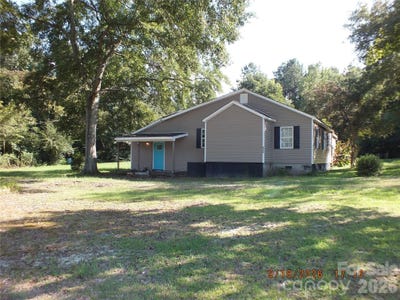 /international/us/6372-kershaw-camden-highway-heath-springs-sc-110109918184/