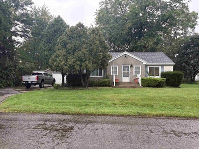/international/us/808-esther-street-huntington-in-110119967463/