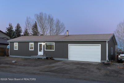 /international/us/456-s-lincoln-avenue-pinedale-wy-110106553305/