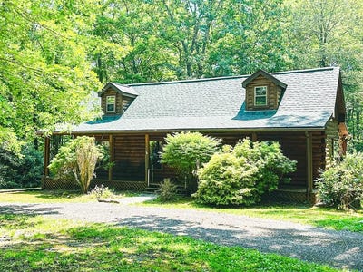 /international/us/84-retreat-hillsville-va-110100656841/