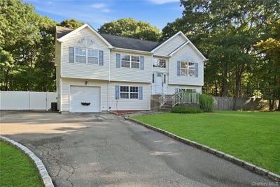/international/us/3-mulligan-drive-medford-ny-110119719778/