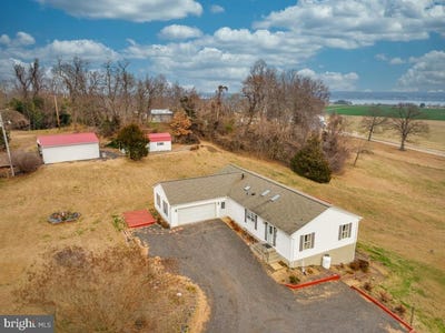 /international/us/6984-bluebird-hill-place-hughesville-md-110104783298/