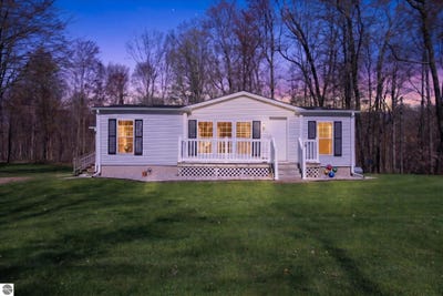 /international/us/4537-n-caris-road-edmore-mi-110107572823/