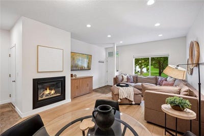 /international/us/9004-sawgrass-glen-maple-grove-mn-110108361827/