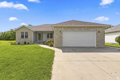 /international/us/4016-bald-eagle-drive-manhattan-ks-110109788539/