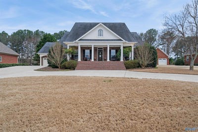 /international/us/714-shasta-drive-albertville-al-110106344613/