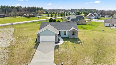 /international/us/334-cottonwood-court-markle-in-110108064486/