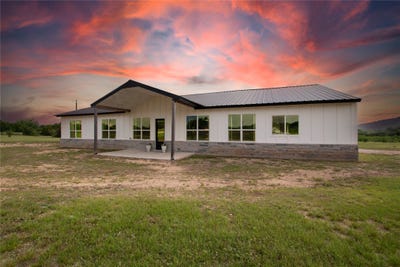 /international/us/720-county-road-2337-lampasas-tx-110108200245/
