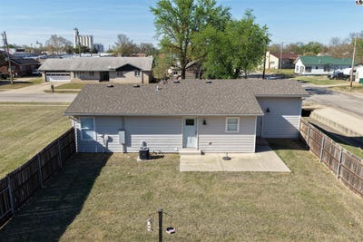 /international/us/121-e-11th-st-harper-ks-110107778745/