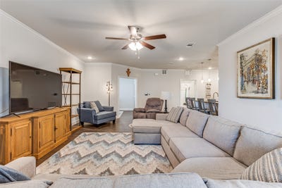 /international/us/651-n-watters-road-allen-tx-110107198052/