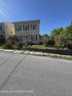 /international/us/200-division-street-portland-pa-110108575443/